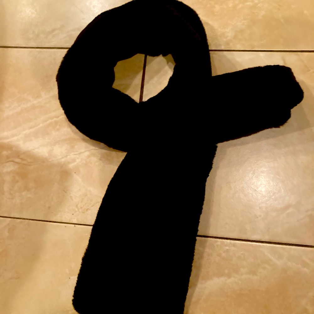 Fur pull through scarf with zipper pocket for keys wallet etc